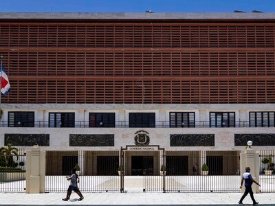 codigo-penal-reduce-penas-si-violacion-sexual-se-da-en-la-pareja-focus-min0.03-min0.42-400-300