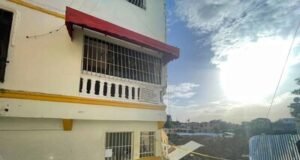 Colapsa edificio por deslizamiento de tierra en Casa Vieja-Villa Mella