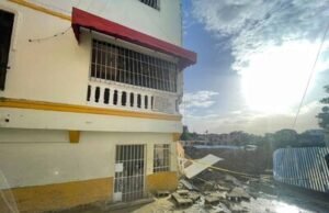 Colapsa edificio por deslizamiento de tierra en Casa Vieja-Villa Mella