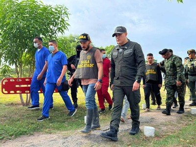 colombia-rescata-a-ocho-personas-secuestradas-por-el-eln-55fa6c9b-focus-0-0-400-300