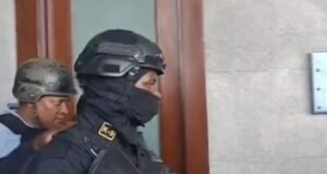 Juez impone prisión preventiva a coronel que golpeó a una joven en SDE