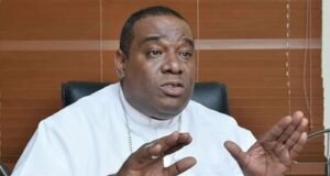 Castro Marte defiende tizas y pizarras frente a la IA en las aulas
