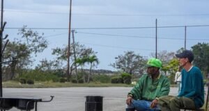 Cubanos en EE.UU. aceleran envíos de ayuda a la isla