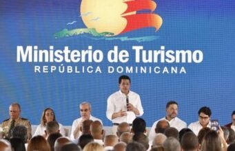 David Collado destaca recuperación del turismo en RD