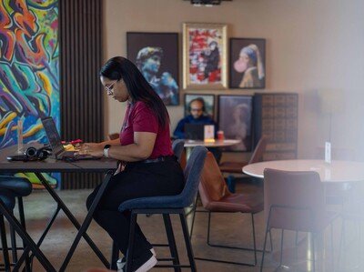 de-emprendedores-a-multinacionales-los-coworkings-en-rd-cc8a25db-focus-min0.26-0.2-400-300