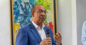 Deligne Ascención defiende transparencia del Gobierno