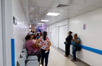 Denuncian que exdirector del Oncológico del Cibao nombró familiares