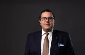 Designan a Víctor Cedeño Brea como superintendente de Bancos