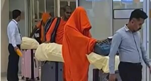 Detienen a 22 monjes budistas con 112 kilos de presunta droga en el ae