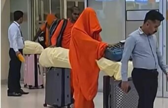 Detienen a 22 monjes budistas con 112 kilos de presunta droga en el ae