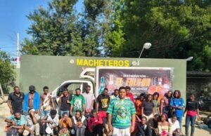 Detienen a 29 haitianos en un camión de carga en Valverde