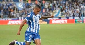 El Alavés de Mariano Díaz asume el liderato provisional de la LaLiga