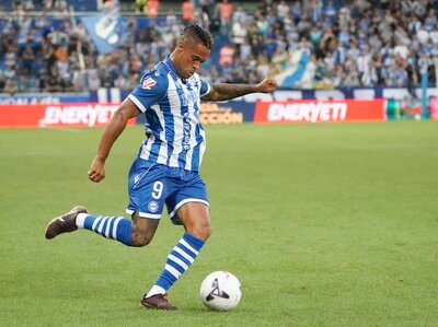 el-alaves-de-mariano-diaz-asume-el-liderato-provisional-de-la-laliga-b50a5e1b-focus-min0.25-0.68-400-300
