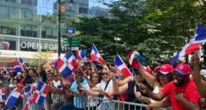 El Empire State Building se ilumina por desfile dominicano