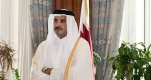 Emir de Catar aborda con emisarios de EE.UU. negociaciones