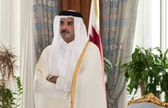 Emir de Catar aborda con emisarios de EE.UU. negociaciones