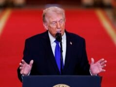 Entra en vigor el nuevo arancel global del 15 % impuesto por Trump