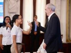 Estudiantes con discapacidad auditiva destacan en formación en IA