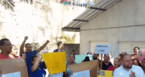 Exigen la terminación del liceo San José Adentro en Santiago