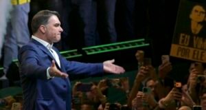 Flávio Bolsonaro oficializa su candidatura presidencial en Brasil