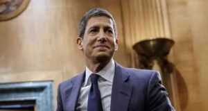 La Fed inicia su primera reunión de tasas presidida en la Fe por Warsh