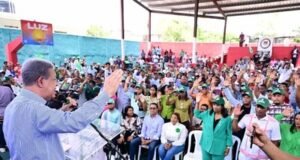 Fuerza del Pueblo capta vicealcaldesa del PRM en juramentación