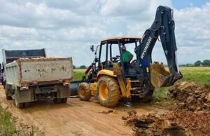 Gobierno inicia programa de rehabilitación de caminos interparcelarios