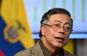 Senado colombiano autoriza a Petro a salir del país por un año