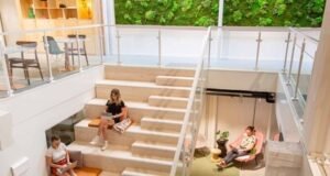 Trabajo en 2026: modelo híbrido, IA y bienestar marcarán tendencia