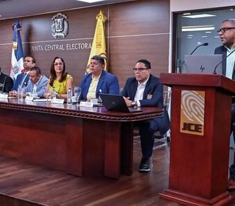 JCE presenta a partidos cómo marcha el proceso de cedulación