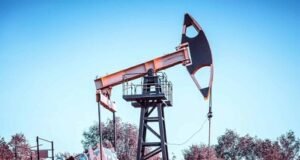 Sanciones a Irán elevan el precio del petróleo intermedio Texas