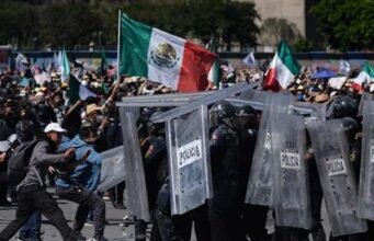 Incluyen a México entre países con mayor retroceso democrático