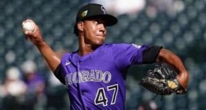 Juan Mejía salva el juego en triunfo de los Rockies 9-7 en extrainning