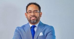 Juan Nova Jr lanza “El Informe Deportivo” por Univision Boston