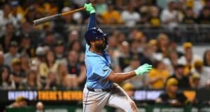 Junior Caminero jonronea más que en 2025