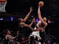 Towns encesta 22 con 11 rebotes; Josh Hart anota 33 puntos