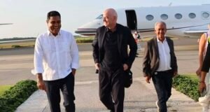 Kelvin Cruz recibe a presidentes de FIFA y Concacaf