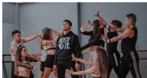 Las clases de salsa reducen síntomas depresivos en jóvenes adultos
