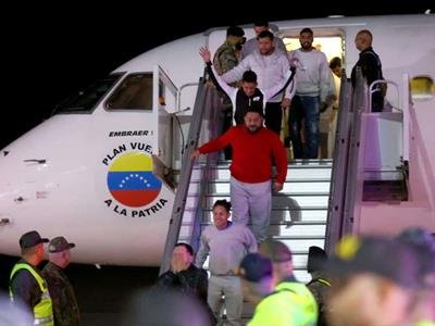 llega-otro-avion-a-venezuela-con-172-migrantes-desde-ee-uu-37317cc7-focus-0-0-400-300