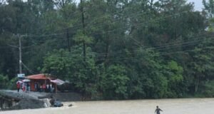 El COE prohíbe acceso de bañistas al río Nizao