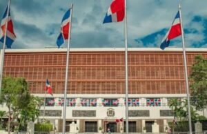 Proponen aumentar a seis meses la licencia por maternidad