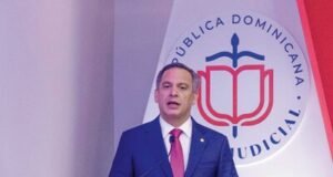 Molina dice sectores buscaron "provecho político" en paro judicial