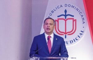 Molina dice sectores buscaron "provecho político" en paro judicial