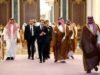 Macron denuncia comentarios "estúpidos" de dirigentes