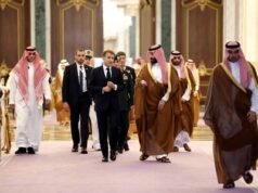 Macron denuncia comentarios "estúpidos" de dirigentes