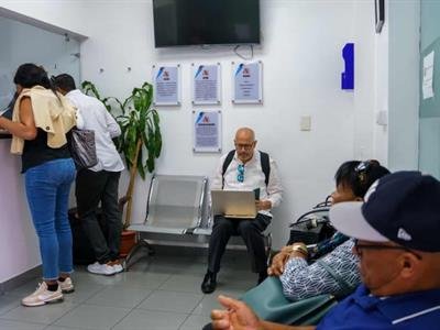 migracion-emitio-48648-permisos-de-menores-para-viajes-en-2025-8a1542ea-focus-0-0-400-300