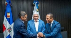 Ministro de Obras Pública posesiona al nuevo director del Intrant
