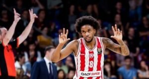 Montero y el Olympiacos tumban a un Barça desafiante