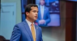 Omar Fernández cuestiona gobierno celebre nuevos empleos