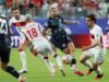 Mundial 2026: Paraguay gana con 10 por roja a Almirón